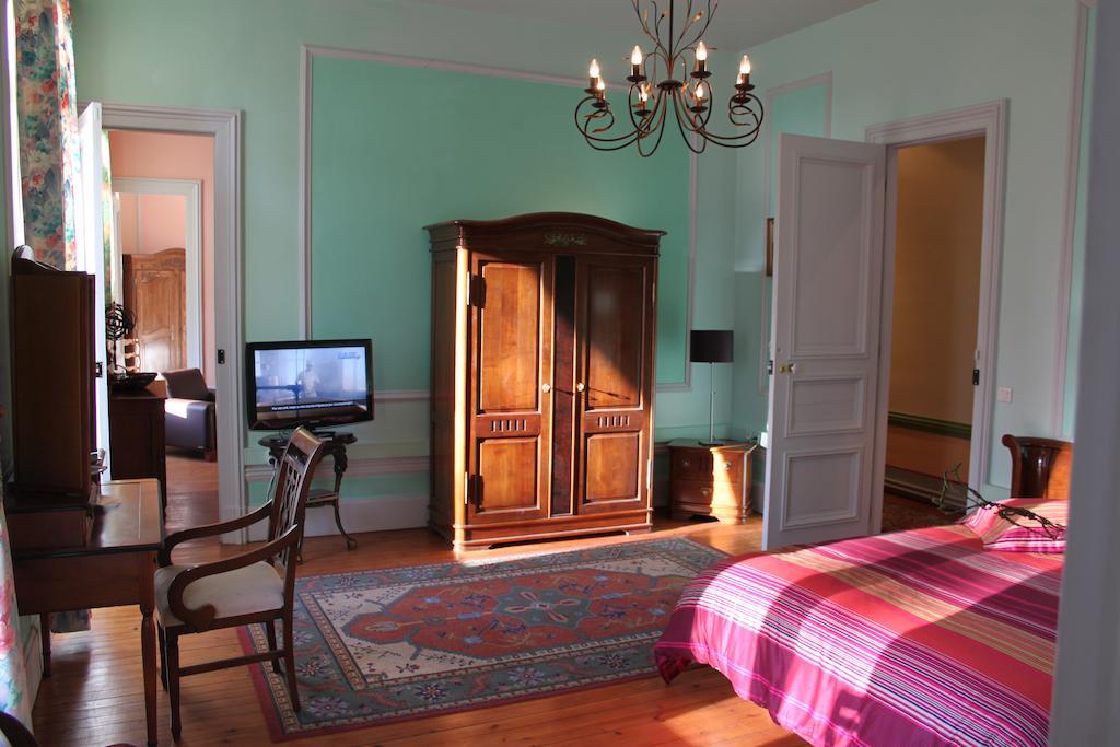 Chateau Des Saveurs Saint-Sauveur-dʼÉmalleville 객실 사진